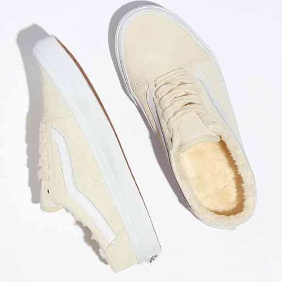 Vans - Picture 2 of 9